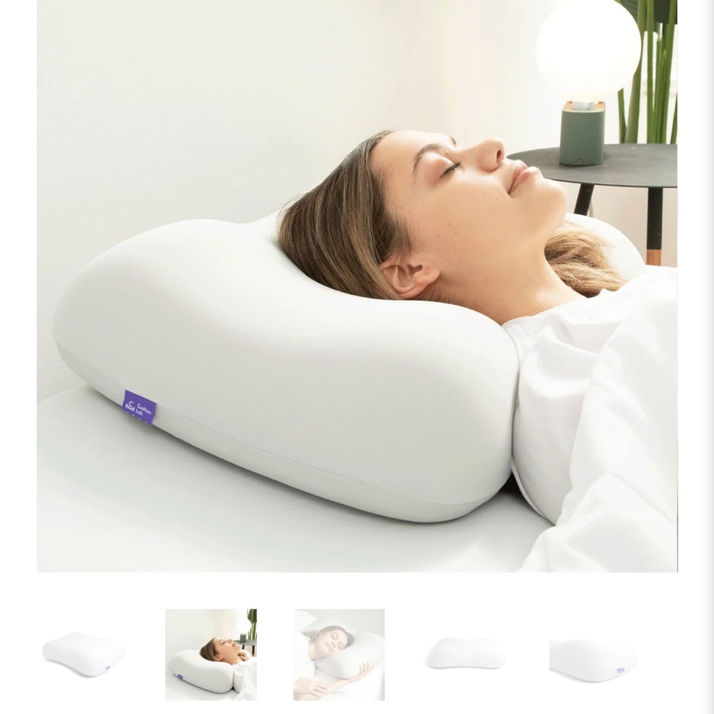 EUC White Deep Sleep Pillow - Picture 2 of 5